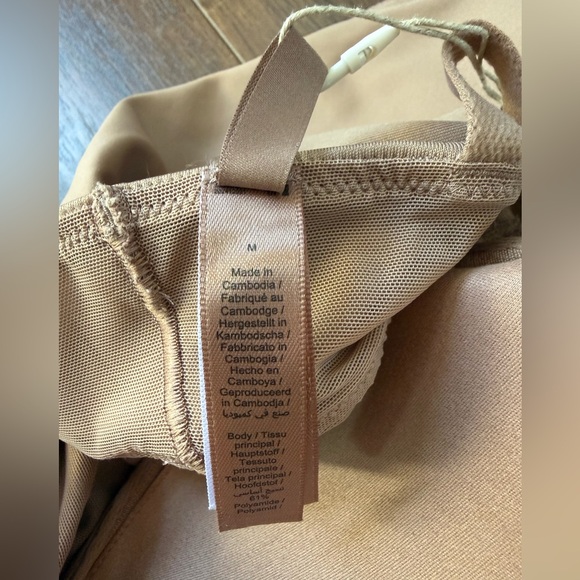 NWT Skims Ultimate Body Push-Up Butt Enhancing Padded Mid Thigh Bodysuit -medium - Picture 8 of 8